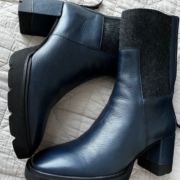 Homers Spanish Atelier ankle boots in navy - Picture 1 of 5